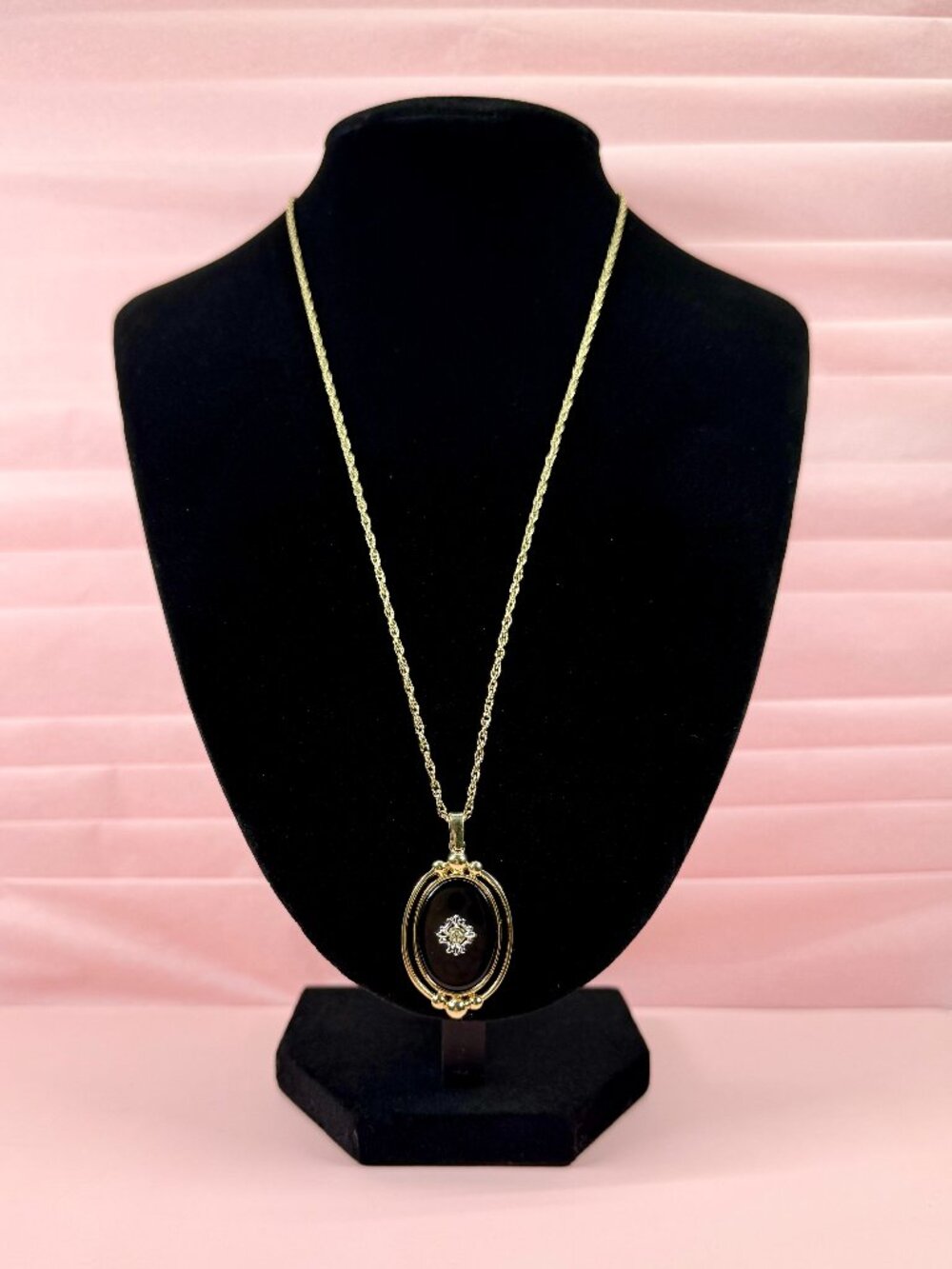 1980s Vintage Avon Gold Tone Reversible Faux Black Onyx Pendant 18" Necklace
